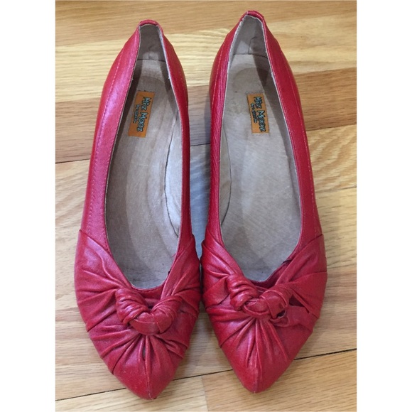 Anthro Miz Mooz Red Leather Knotted Pointy Flats - Picture 1 of 7